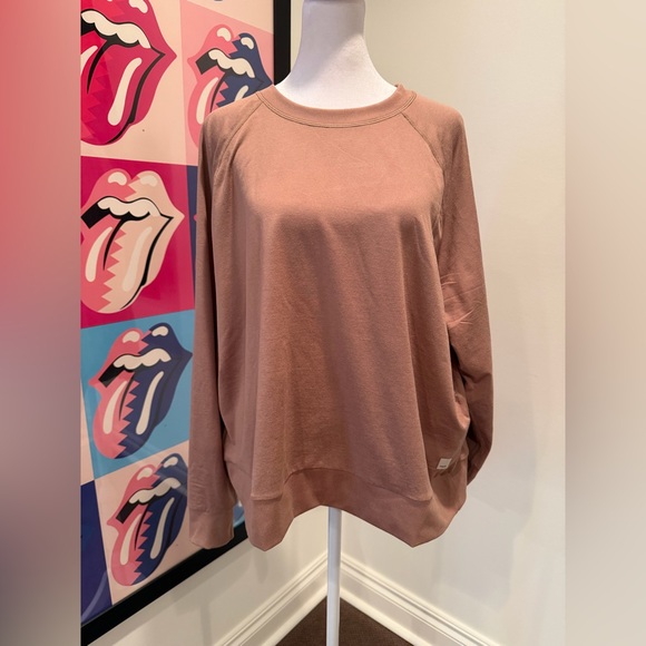 The Vuori Long-Sleeve Halo Crew - Picture 4 of 6